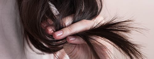Ezek a tippek segítenek szembeszállni a töredezett hajjal