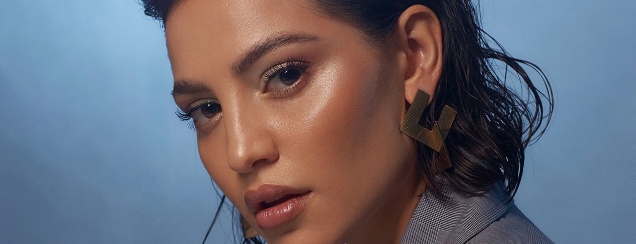 Wet-hair look 2025: ez lesz a nyár legnagyobb frizuratrendje