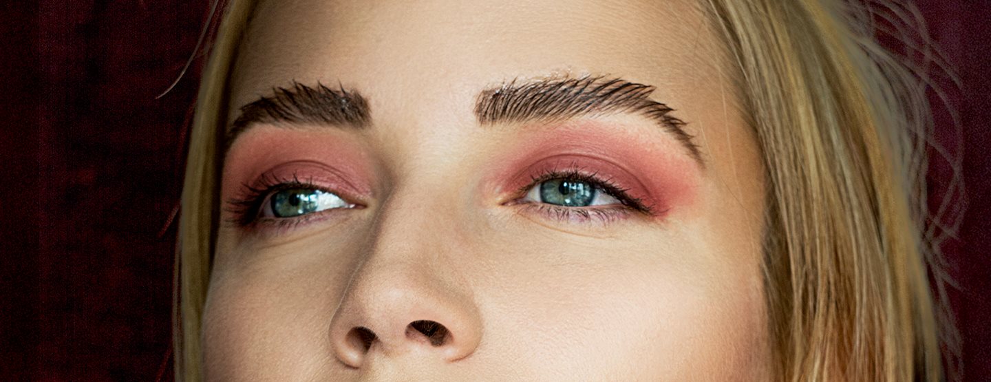 Így sikerül a one eyeshadow smink