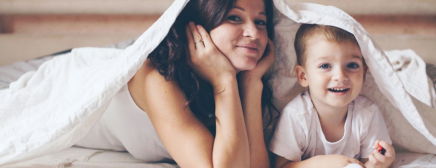 Anyukának lenni: az Instagram ellenére se gyakorolj nyomást magadra!