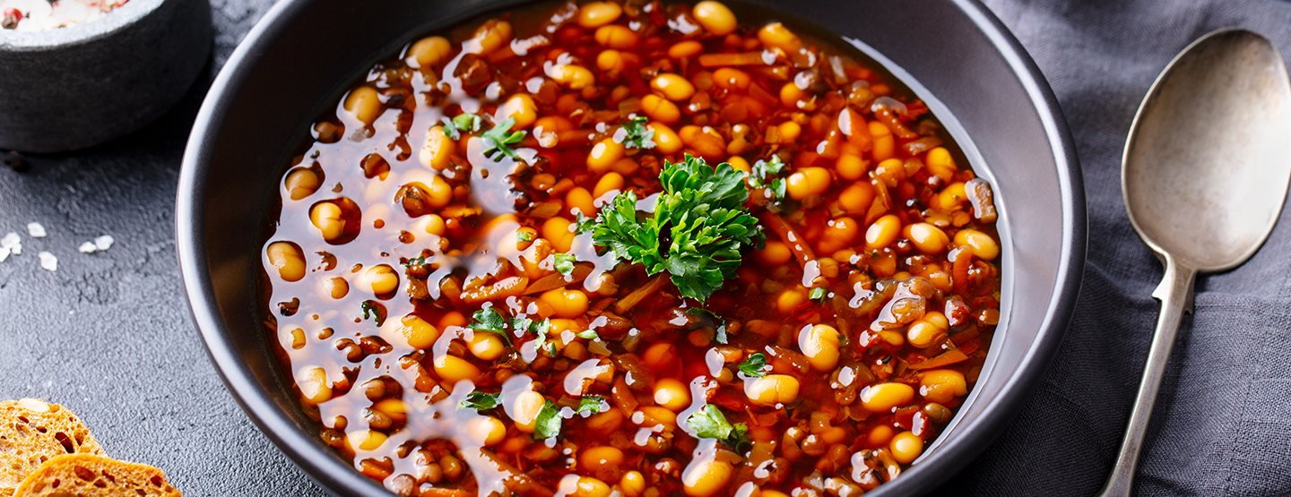 Laktató, melengető és vegán: készíts chili sin carnét kakaóval