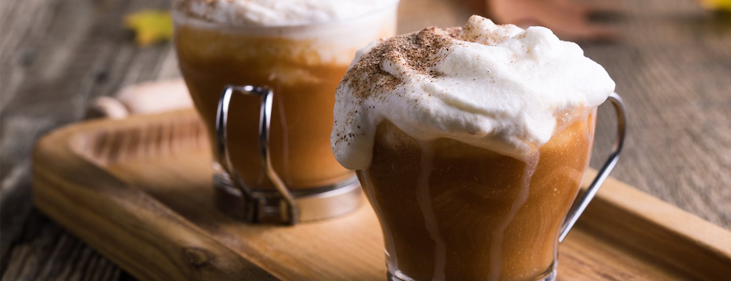 Őszi recept: sütőtökös fűszeres latte 