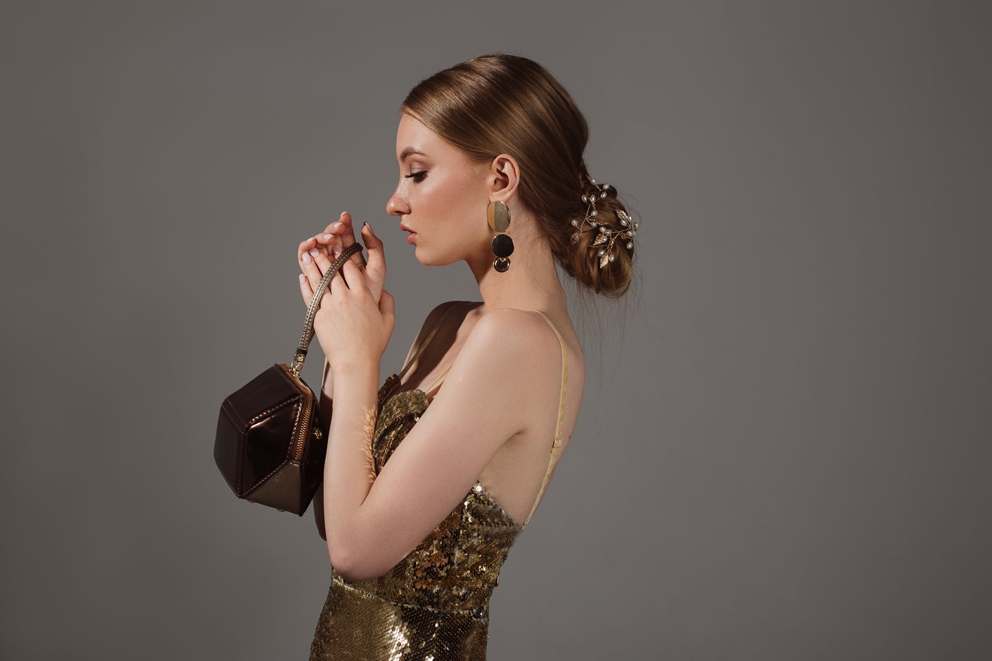 Gyors és látványos hajviseletek a karácsonyi bulira