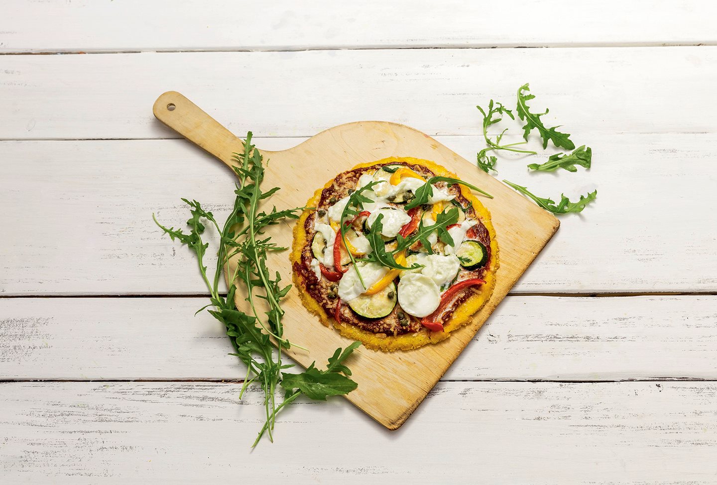 Polenta-pizza zöldségekkel