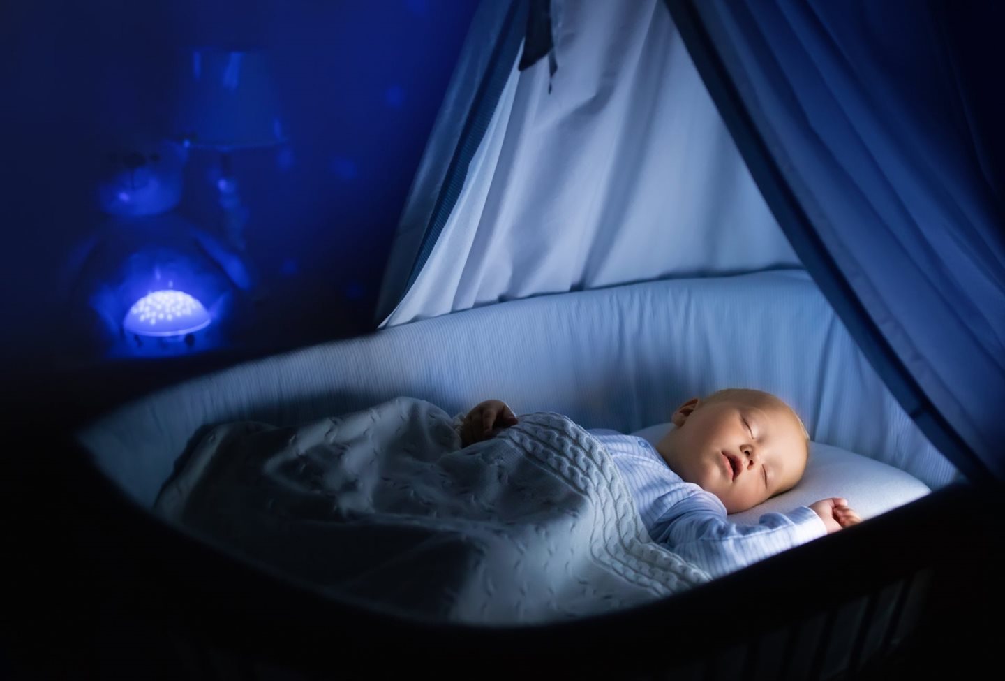 Így lehet pihentető az éjszaka kisbabával is