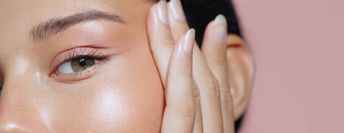 Frosted glam: így alkosd meg az elegáns téli lookot hűvös pasztellszínekkel