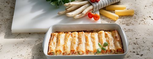 Spárga egytálételként: fűszeres töltött cannelloni fehér spárgával