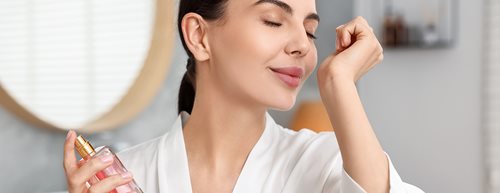 Így illatozik sokáig a parfüm: egy illatszakértő ad tanácsokat