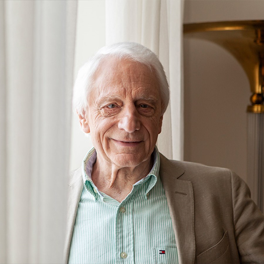 Alfried Längle pszichoterapeuta, orvos, klinikai szakpszichológus, coach, valamint a bécsi Nemzetközi Logoterápiás és Egzisztenciaanalitikus Társaság társalapítója